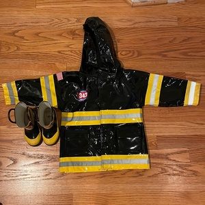 Western Chief fireman Toddler rain jacket sz 2T and boots sz 6 set